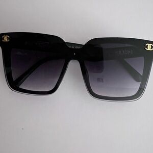 Black Square Sunglasses